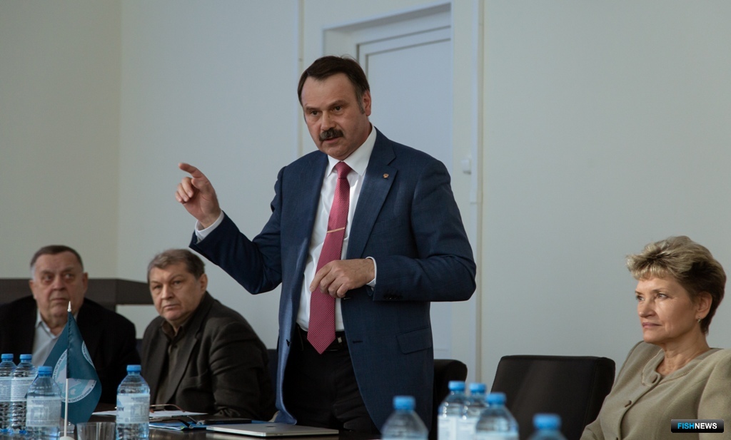 Директор Бисеровского рыбокомбината Андрей СЕМЕНОВ
