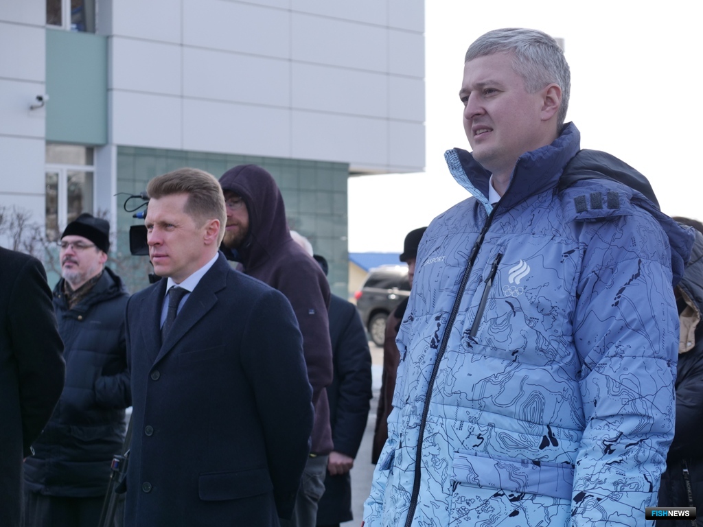 Генеральный директор «Океанрыбфлота» Евгений НОВОСЕЛОВ и губернатор Владимир СОЛОДОВ. Фото Валентины Боковиковой