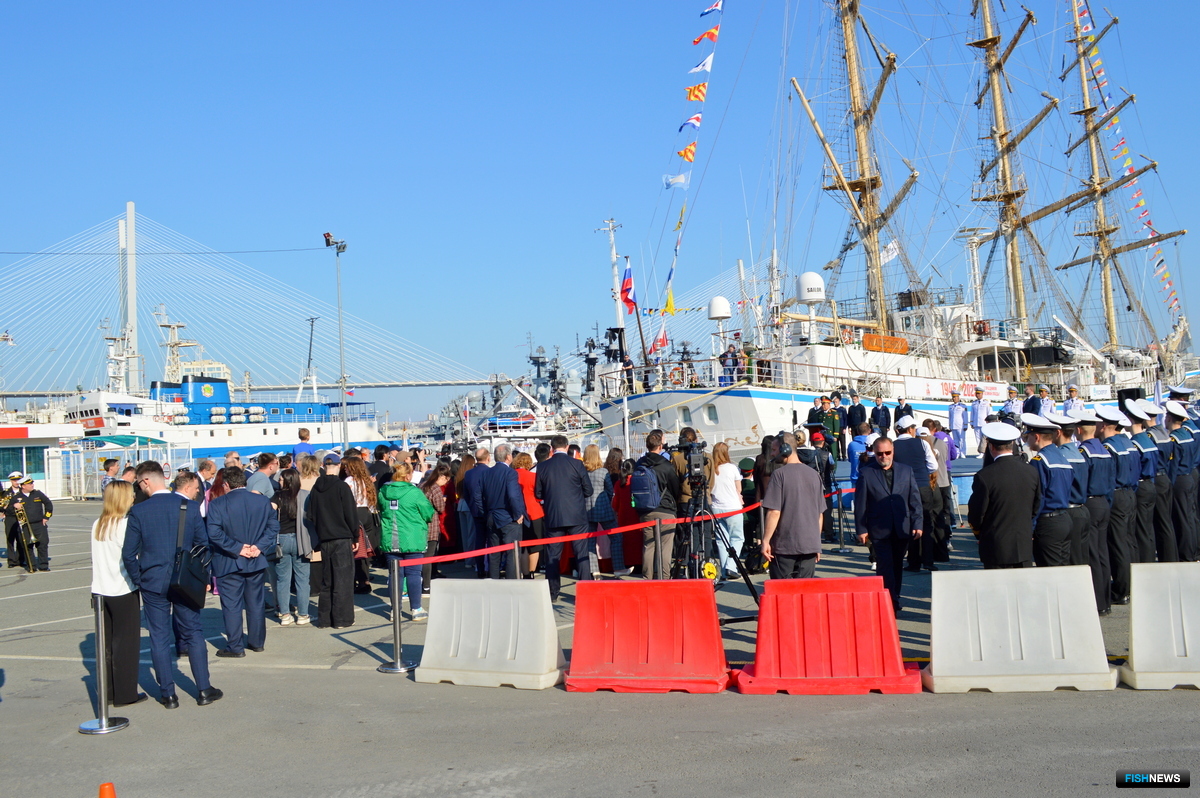 Церемония передачи прошла на Корабельной набережной во Владивостоке