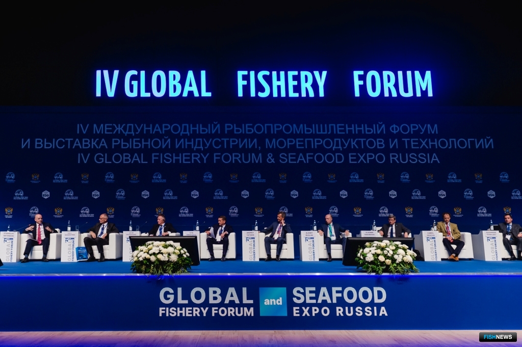 В рамках деловой программы состоялось 24 мероприятия с участием 128 российских и иностранных спикеров