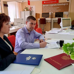Соглашение заключили Федеральное агентство по делам национальностей и Многофункциональный центр предоставления государственных и муниципальных услуг ЧАО. Фото пресс-службы правительства округа