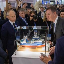 Министру показали проекты промысловых судов