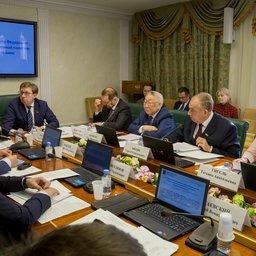 Резонансный законопроект о крабовых квотах рассмотрел Комитет Совета Федерации по аграрно-продовольственной политике и природопользованию. Фото пресс-службы СФ