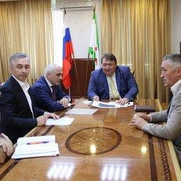Развитие аквакультуры Ингушетии обсудили на встрече с премьер-министром республики Владимиром СЛАСТЕНИНЫМ. Фото пресс-службы Северо-Кавказского теруправления Росрыболовства