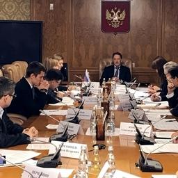 Вопросы качества продукции обсудили на заседании межведомственной рабочей группы по реализации соответствующей стратегии. Встречу провел вице-премьер Алексей ГОРДЕЕВ. Фото пресс-службы правительства 