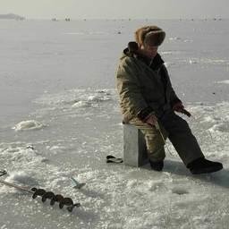 Подледная рыбалка. Владивосток, декабрь 2006 г.