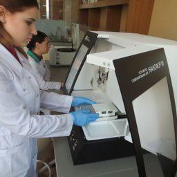 Геномы рыб расшифровывают с помощью высокотехнологичных приборов — секвенаторов. Фото пресс-службы АзНИИРХ