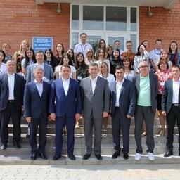 Глава Росрыболовства Илья ШЕСТАКОВ провел встречу с молодыми учеными в научно-экспериментальном комплексе аквакультуры «БИОС». Фото пресс-службы федерального агентства