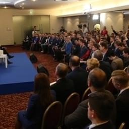 Премьер-министр Дмитрий МЕДВЕДЕВ выступил на форуме «Кандидат». Фото пресс-службы Правительства