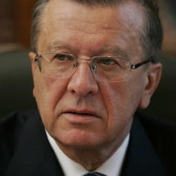 Первый заместитель Председателя Правительства РФ Виктор Зубков