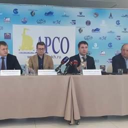 Руководитель агентства по рыболовству Сахалинской области Иван РАДЧЕНКО, председатель совета директоров Медиахолдинга «Фишньюс» Эдуард КЛИМОВ, президент Ассоциации рыбопромышленных предприятий Сахалинской области Максим КОЗЛОВ, председатель правления АРСО Дмитрий ПАШОВ