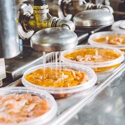 Сырье для своей продукции Рыбозавод «Байкал» заказывает из разных регионов России, но большая часть рыбы поступает к ним с Дальнего Востока
