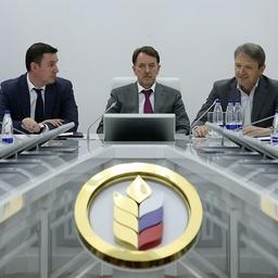 Новый министр сельского хозяйства Дмитрий ПАТРУШЕВ, зампред правительства Алексей ГОРДЕЕВ, и бывший глава Минсельхоза Александр ТКАЧЕВ. Фото пресс-службы министерства