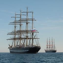 Барки Росрыболовства «Седов» и «Крузенштерн» встретились в Средиземном море. Фото Александра Кучерука.