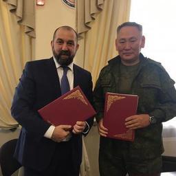Соглашение подписали руководитель Тюменского филиала ВНИРО Евгений АРИНОВ и министр экологии, природопользования и лесного хозяйства Якутии Сахамин АФАНАСЬЕВ. Фото пресс-службы министерства
