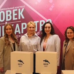 Все победители получили призы от АДМ — брендированную логотипом «Дальневосточный минтай» одежду и посуду, а также минтаевую продукцию. Фото предоставлено РОПНИЗ