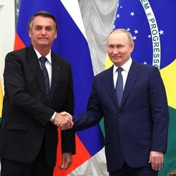 Президенты Жаир БОЛСОНАРО и Владимир ПУТИН сделали заявление для прессы по итогам переговоров. Фото пресс-службы президента РФ