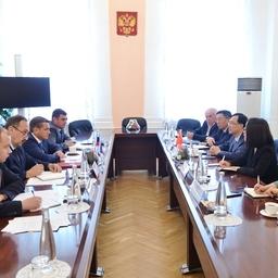 Представители Росрыболовства и китайские инвесторы обсудили возможности создания рыбного технопарка на Сахалине. Фото пресс-службы ФАР