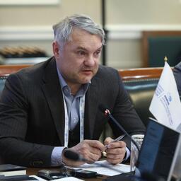 Первый заместитель гендиректора Архангельского тралового флота (АТФ) Игорь СТОЛОНОГОВ поделился положительным опытом сотрудничества предприятий региона в сфере судоремонта. Фото Николая Гернета, фотобанк фонда «Росконгресс»