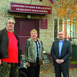 Председатель правления некоммерческого партнерства «Новгородские рыбопромышленники» Юрий Компаниец (слева) и директор ООО «Красный рыбак» Сергей Дробинин (справа)