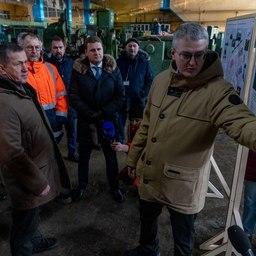 Площадки судоремонтных предприятий посетили вице-премьер — полномочный представитель президента в ДФО Юрий ТРУТНЕВ, председатель совета директоров «Норебо Холдинг» Виталий ОРЛОВ, глава Минвостокразвития Алексей ЧЕКУНКОВ, губернатор Камчатки Владимир СОЛОДОВ. Фото пресс-службы правительства края