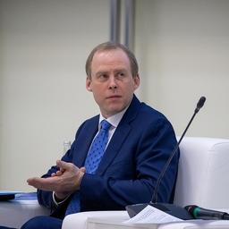 Заместитель руководителя Росрыболовства Василий СОКОЛОВ на международной конференции по лососям. Фото пресс-службы правительства Сахалинской области