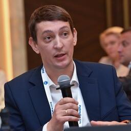 Сомодератор встречи Рыбного клуба, управляющий директор департамента крупного бизнеса Россельхозбанка Кирилл КОСТЫНА