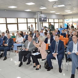 Форум собрал множество участников