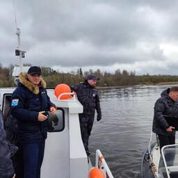 Представители Росрыболовства осмотрели район промышленного лова ладожской корюшки. Фото пресс-службы СЗТУ ФАР