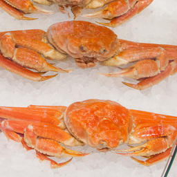 Крабовая продукция на витрине