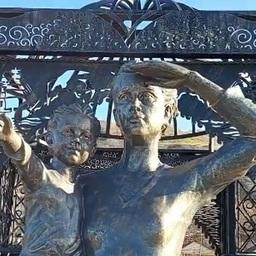 В Невельске открыли памятное место, посвященное морякам и рыбакам, не вернувшимся из моря. Скриншот из видео пресс-службы мэрии