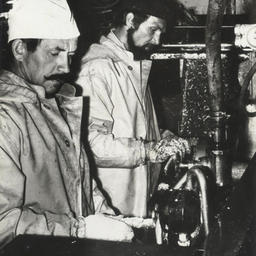 Больших успехов завод добился в создании оборудования для обработки краба