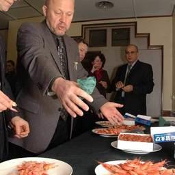 Дегустация продукции Ассоциации креветколовов Дальнего Востока. Владивосток, февраль, 2007