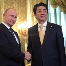 Президент Владимир ПУТИН и премьер-министр Синдзо АБЭ провели переговоры в Москве. Фото пресс-службы главы государства