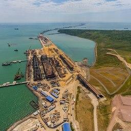 Строительство моста со стороны Керчи. Фото Росавтодора, файл доступен по лицензии Creative Commons Attribution 4.0 International