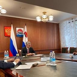 Руководитель Росморречфлота Александр ПОШИВАЙ и врио губернатора Камчатского края Владимир СОЛОДОВ. Фото пресс-службы федерального агентства 