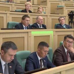 Об итогах выездного заседания доложил заместитель председателя комитета Совфеда по аграрно-продовольственной политике и природопользованию Игорь ЗУБАРЕВ. Кадр видео СФ