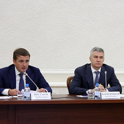 Руководитель Росрыболовства Илья ШЕСТАКОВ и врио главы Карелии Артур ПАРФЕНЧИКОВ провели совещание по развитию аквакультуры республики. Фото пресс-службы правительства региона