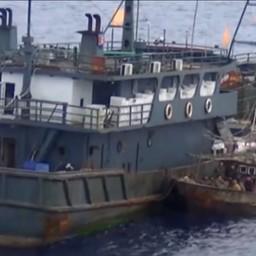 В Сети появилось видео с задержания одного из судов. На фото – кадр из съемки