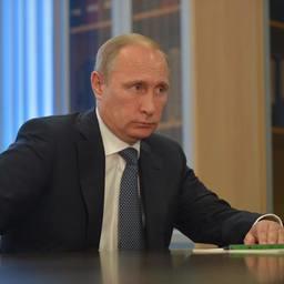 Президент Владимир Путин провел беседу с губернатором Приморья Владимиром Миклушевским о положении дел в рыбной отрасли. Фото пресс-службы администрации края