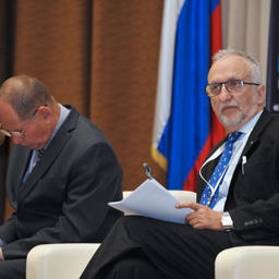 Руководитель компании «Гидробионика» Юрий КУЗНЕЦОВ и старший советник программы по устойчивому морскому рыболовству WWF России Константин ЗГУРОВСКИЙ
