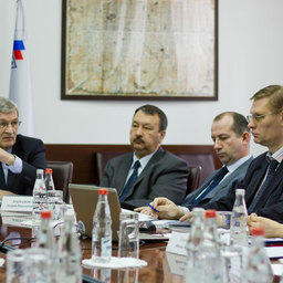 Председатель Союза рыбопромышлеников и предпринимателей Камчатки Сергей ТИМОШЕНКО, Андрей ЛОЦМАНОВ (РСПП), Исполнительный директор «Рыбного союза» Сергей ГУДКОВ, Игорь КУКУШКИН (РСПП) и генеральный директор ООО «Русское море – Аквакультура» Инна ГОЛЬФАНД