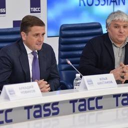 Руководитель Росрыболовства Илья ШЕСТАКОВ и президент Федерации рестораторов и отельеров России Игорь БУХАРОВ. Фото пресс-службы ФАР