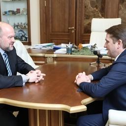 Перевозки рыбной продукции по Севморпути обсудили губернатор Архангельской области Игорь ОРЛОВ и заместитель министра сельского хозяйства – руководитель Росрыболовства Илья ШЕСТАКОВ. Фото пресс-службы правительства региона