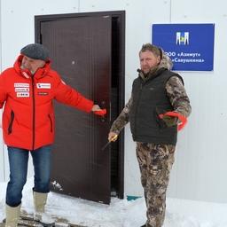 Почетное право перерезать красную ленточку получили директор ЛРЗ «Савушкина» Павел ШАКУН и замдиректора ООО «Гранис» Дмитрий МАКАРЕНКО