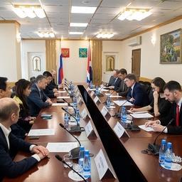 О планах по строительству верфи руководители компаний рассказали на встрече с губернатором Олегом КОЖЕМЯКО. Фото пресс-службы администрации Приморского края