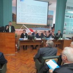 С докладом о состоянии рыбного хозяйства в макрорегионе выступил заместитель директора Азово-Черноморского филиала ВНИРО Анатолий БОГАЧЕВ. Фото пресс-службы АзНИИРХ