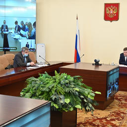 Заседание комиссии по анадромным в Хабаровском крае провел губернатор Сергей ФУРГАЛ. Фото пресс-службы правительства региона