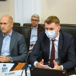 Росрыболовство видит смысл в поддержке предприятий, которые выпускают продукцию, готовую к потреблению населением, отметил начальник управления экономики и инвестиций Андрей МИХАЛЕВИЧ