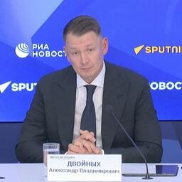 Председатель Комитета Совета Федерации по аграрно-продовольственной политике и природопользованию Александр ДВОЙНЫХ на пресс-конференции рассказал о возможности корректировки сроков кампании по перезакреплению рыболовных участков. Скриншот видео